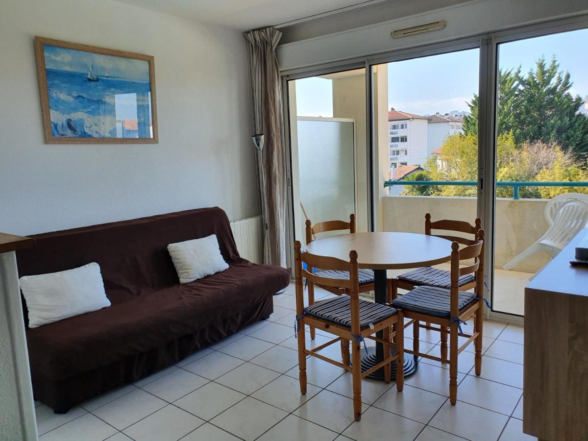 Appartement Golf Et Nivelle Avec Piscine Et Parking Ciboure Exterior photo