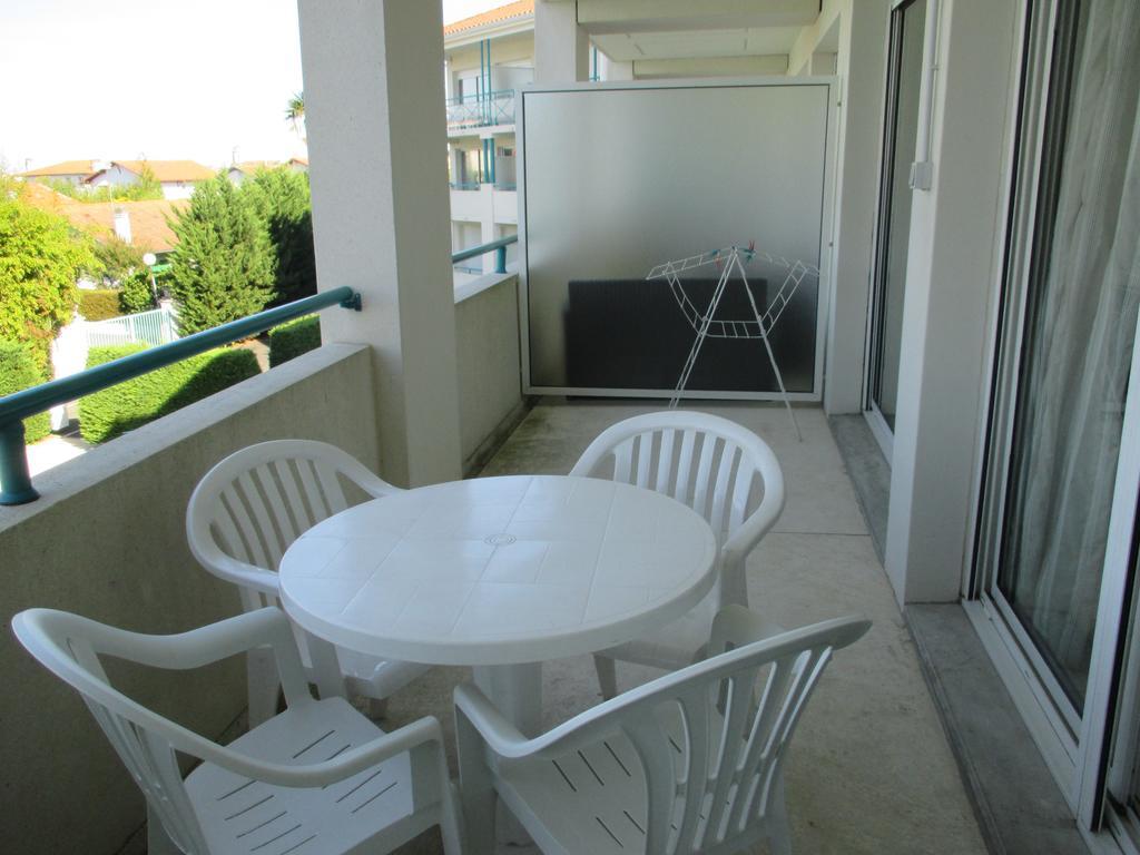 Appartement Golf Et Nivelle Avec Piscine Et Parking Ciboure Exterior photo